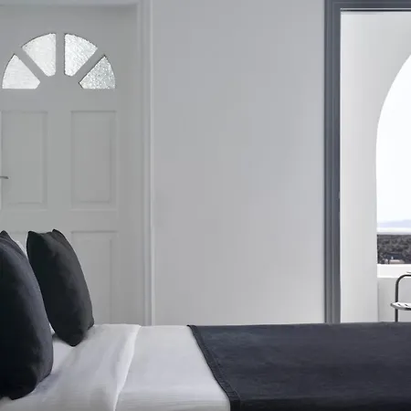 Mr And Mrs White - Santorini Oia